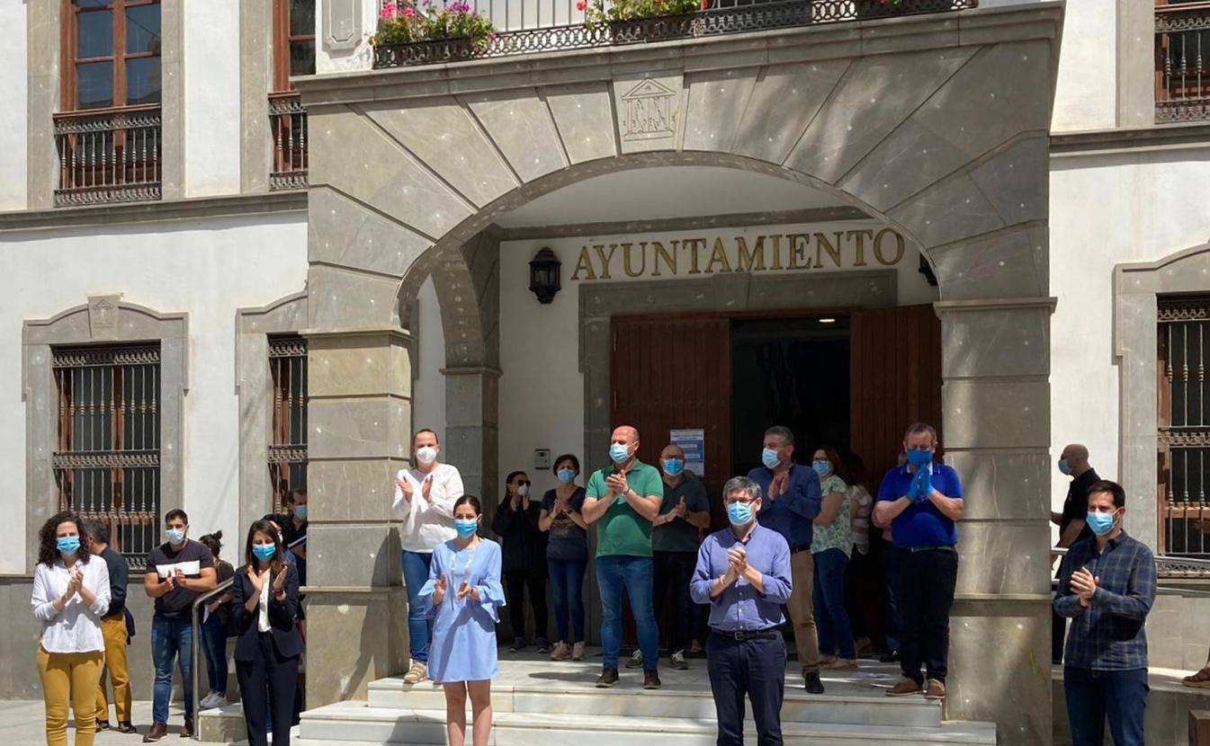 Fotos: Almería rinde homenaje a los fallecidos