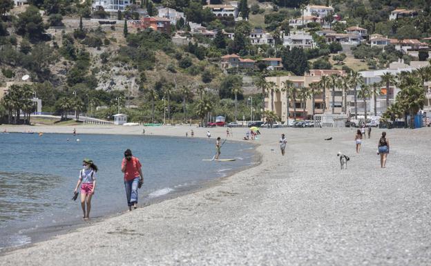 Almuñécar abrirá sus playas en fase 2 y serán los bañistas los que delimiten las distancias