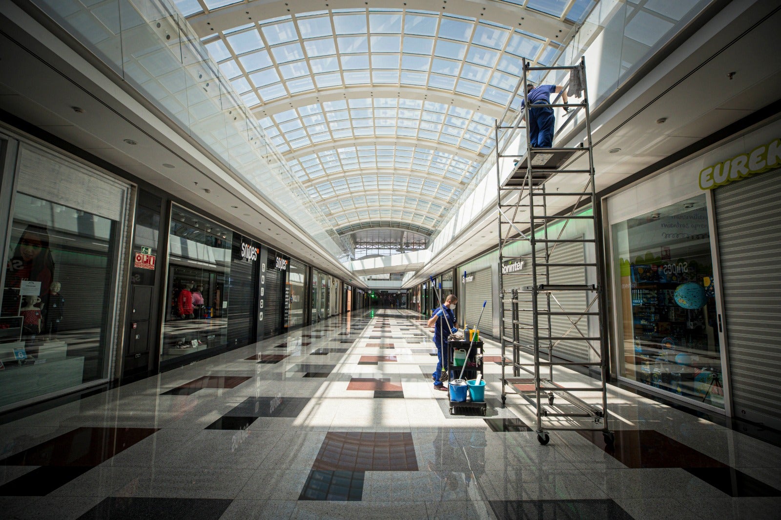 Visitamos los dos grandes centros comerciales horas antes de volver a abrir este lunes