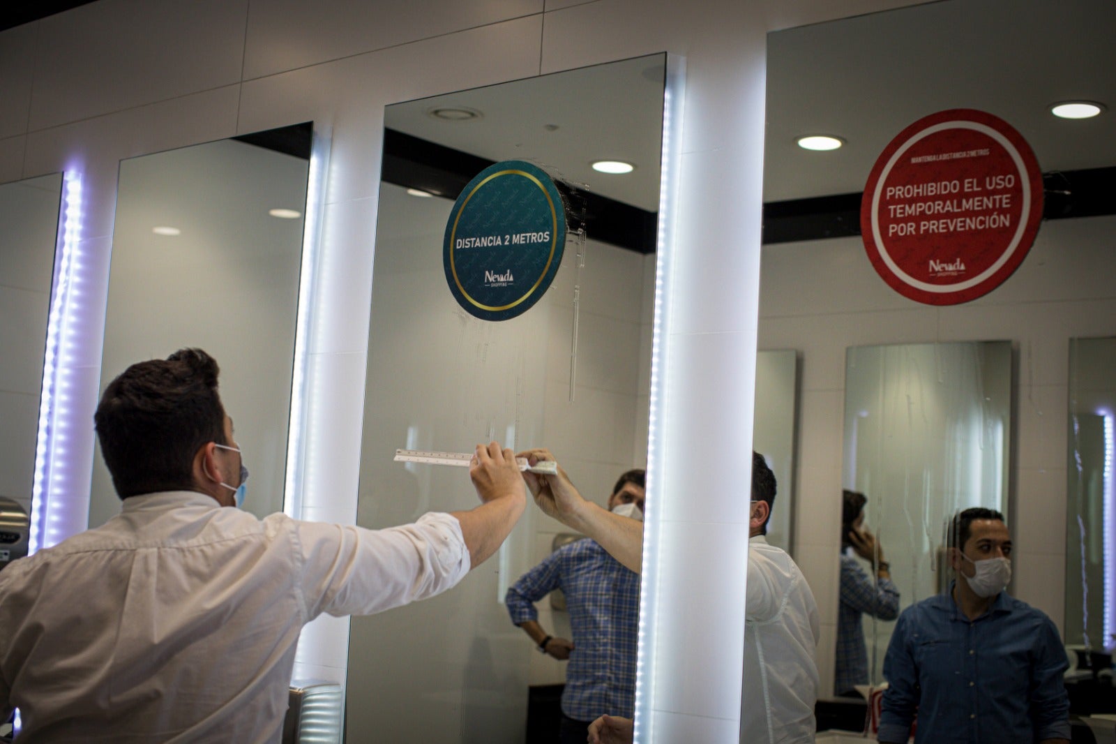 Visitamos los dos grandes centros comerciales horas antes de volver a abrir este lunes