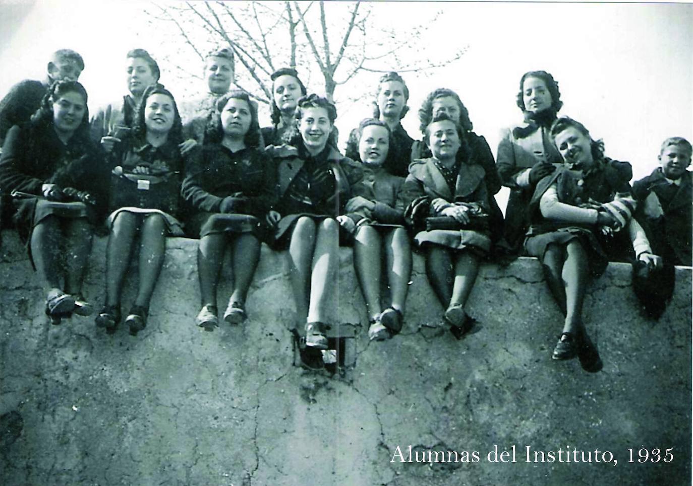 Alumnas del Instituto de Baza durante la II República.