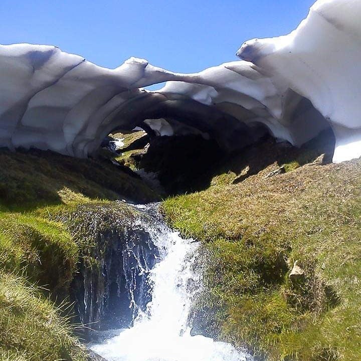 La asociación 'Amigos de Sierra Nevada' ha captado el deshielo del parque natural en los siguientes enclaves: laguna de Aguas Verdes, lagunillos del Púlpito, lagunillos de la Virgen y de la Ermita, Laguna-embalse de las Yeguas y Chorreras Negras