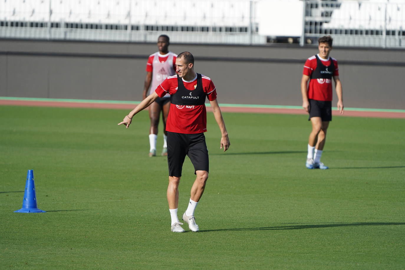 El equipo rojiblanco comienza a preparar el partido de la vuelta a la actividad con un grupo de 29 jugadores