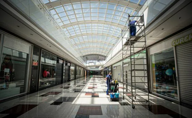 Reabren los centros comerciales en Granada con la llegada de la fase 2: así será la «nueva normalidad»
