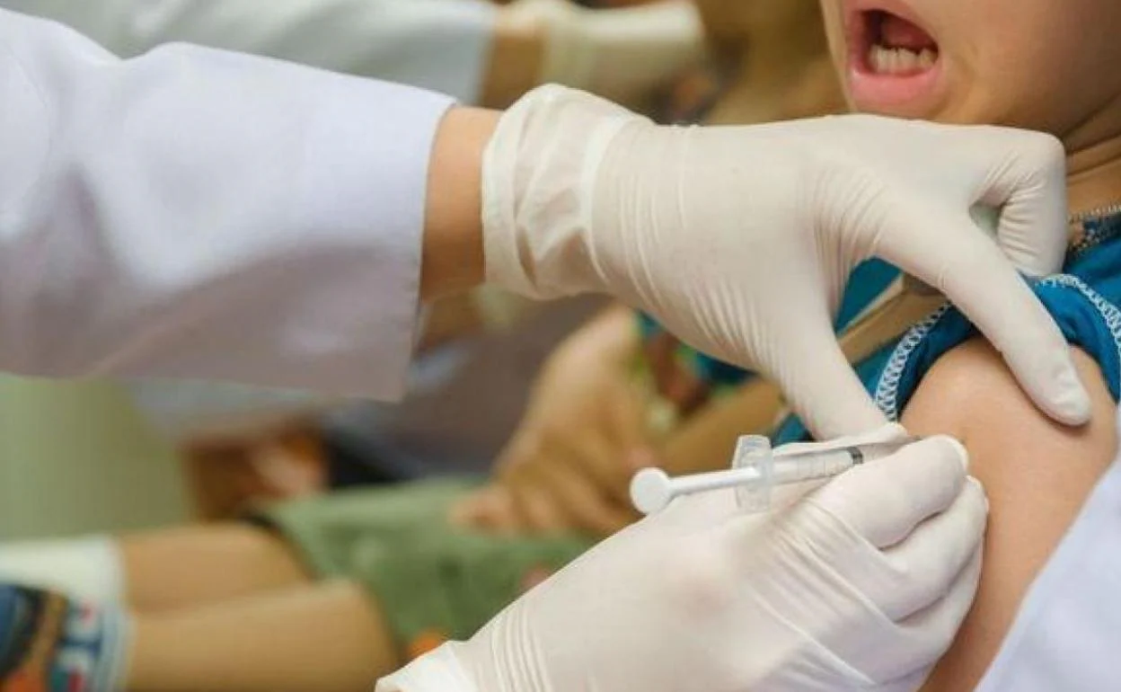 Sanidad aclara si debes vacunar a tu hijo en plena pandemia: este es el calendario
