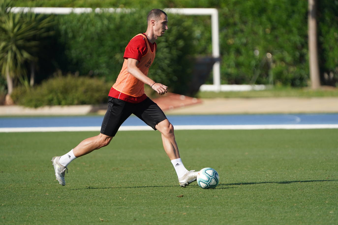 Fotos: El Almería prosigue sus entrenamientos