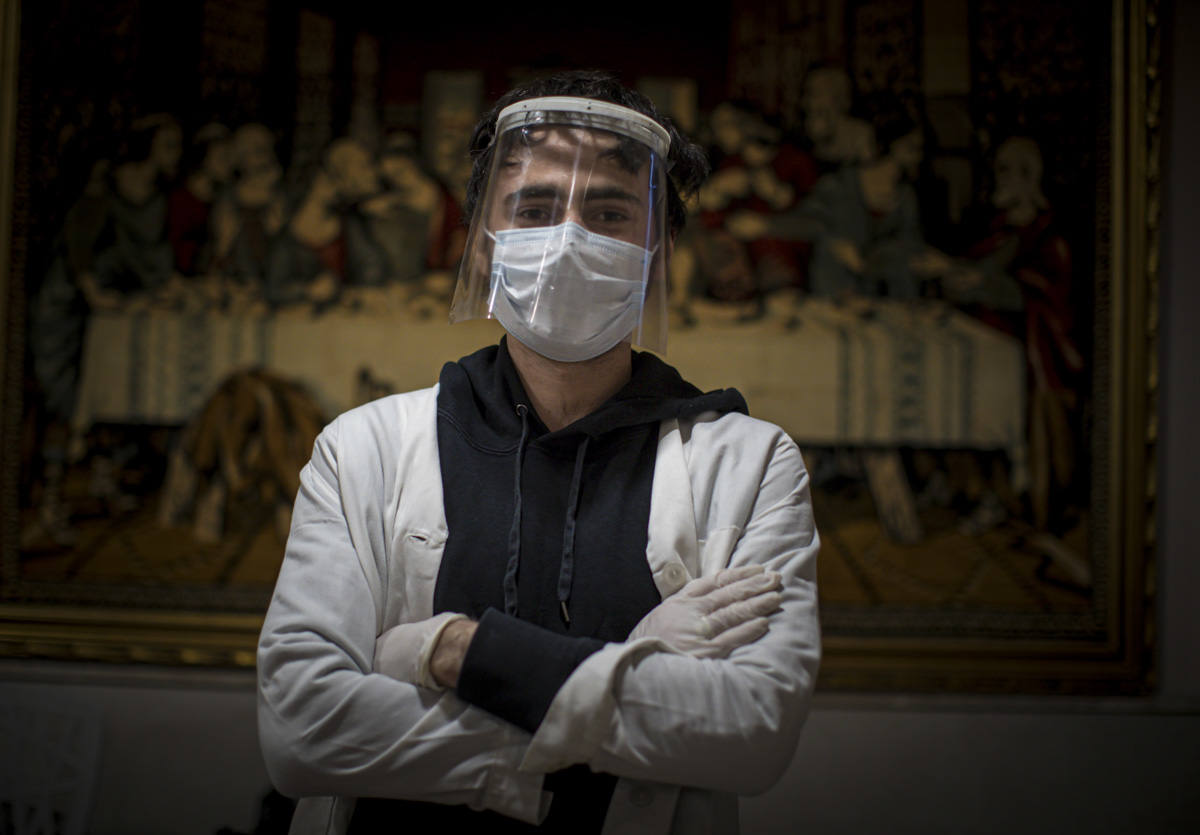 Entramos en las cocinas de la entidad social, que acumula colas más largas desde el inicio de la pandemia