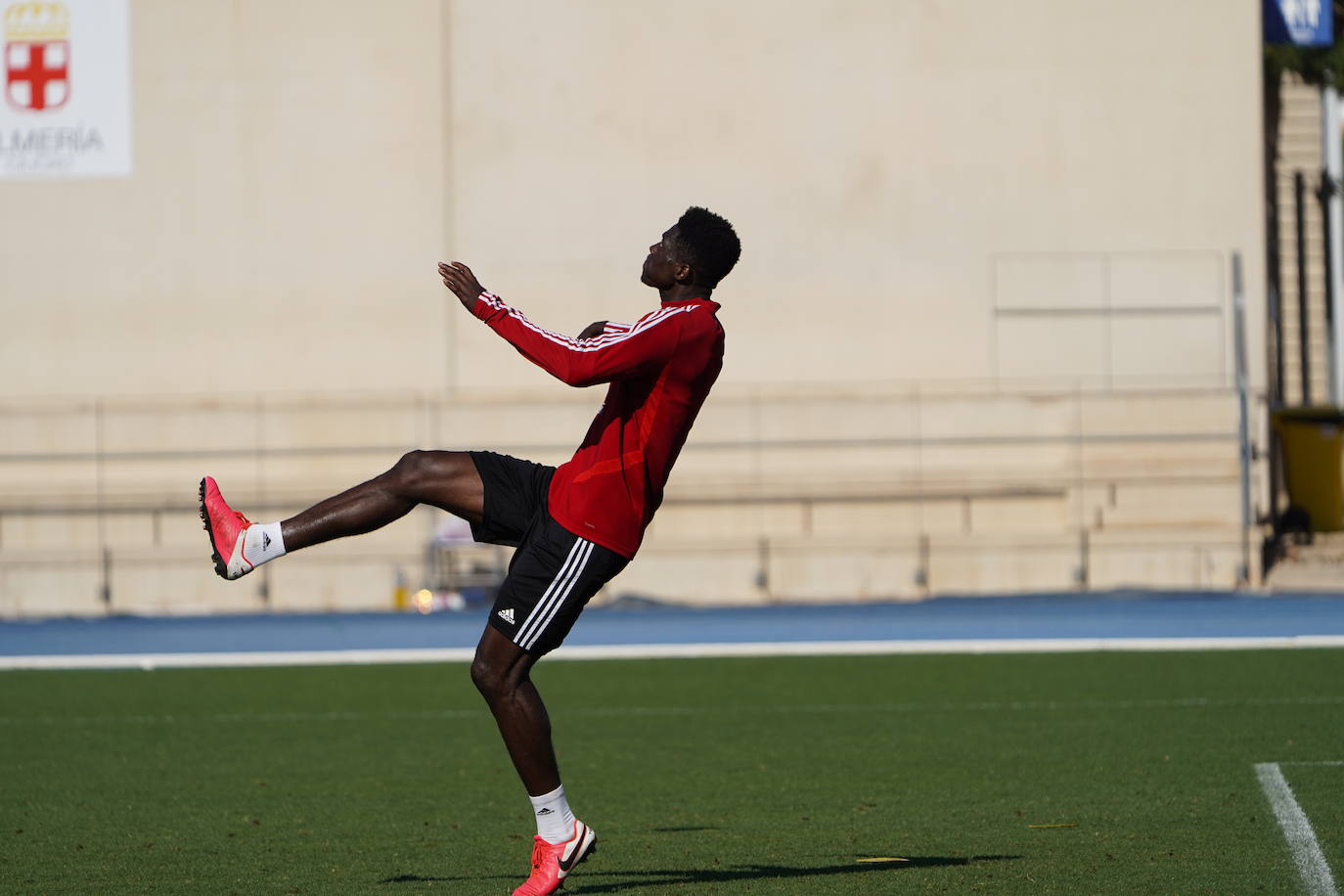 Fotos: El Almería ensaya su estrategia