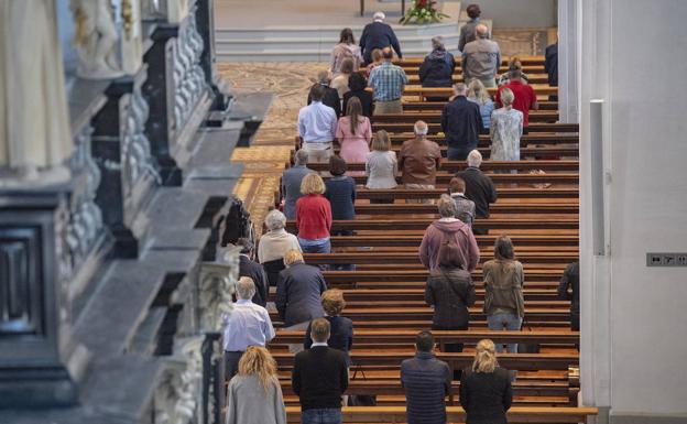 Fase 3: se amplía el aforo en lugares de culto, velatorios y entierros