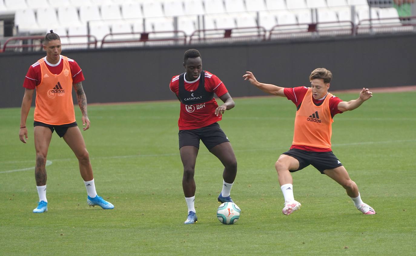 Fotos: El Almería juega un partidillo de entrenamiento