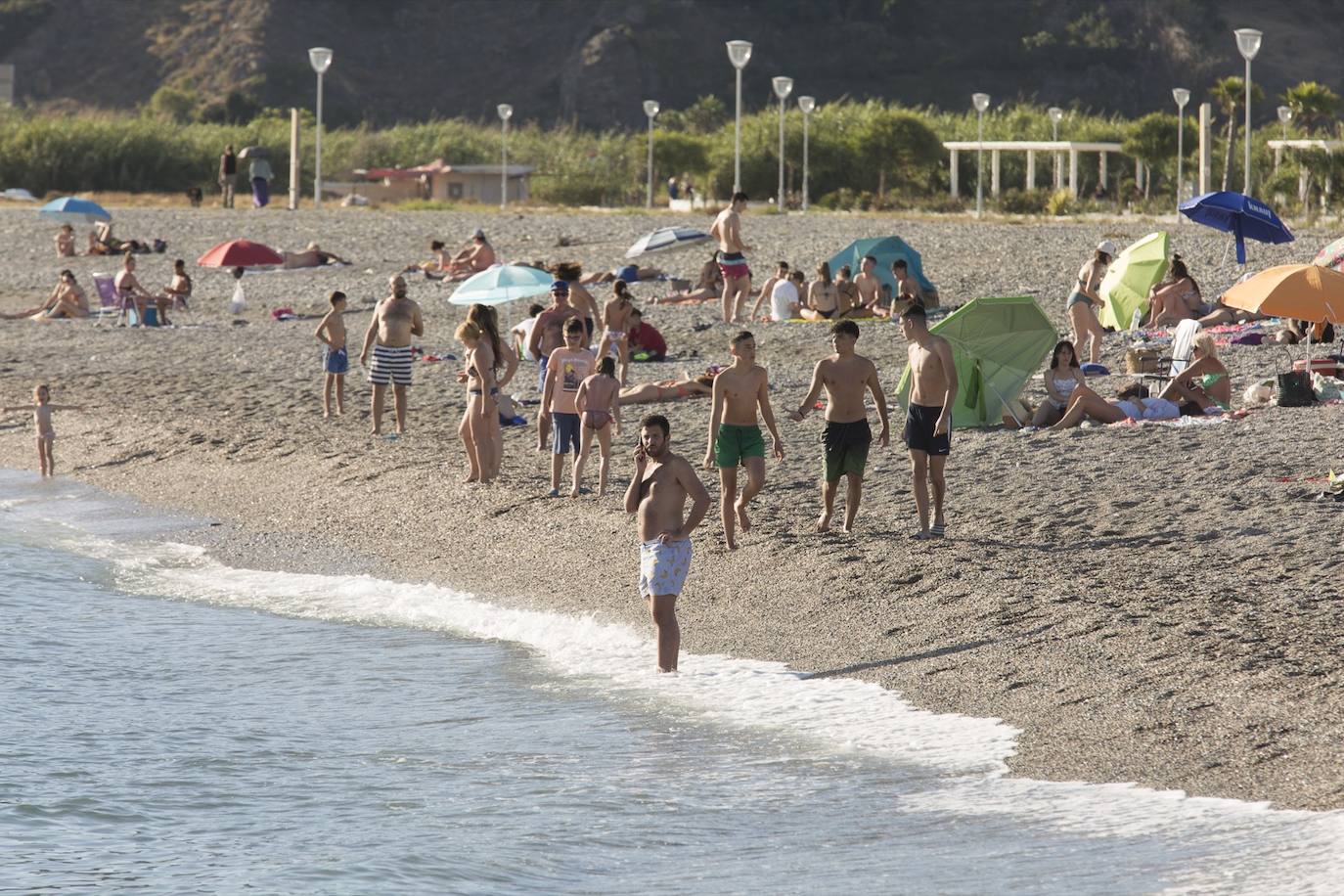 Es el primer sábado desde que se iniciara el estado de alarma en el que se permite el baño y tomar el sol