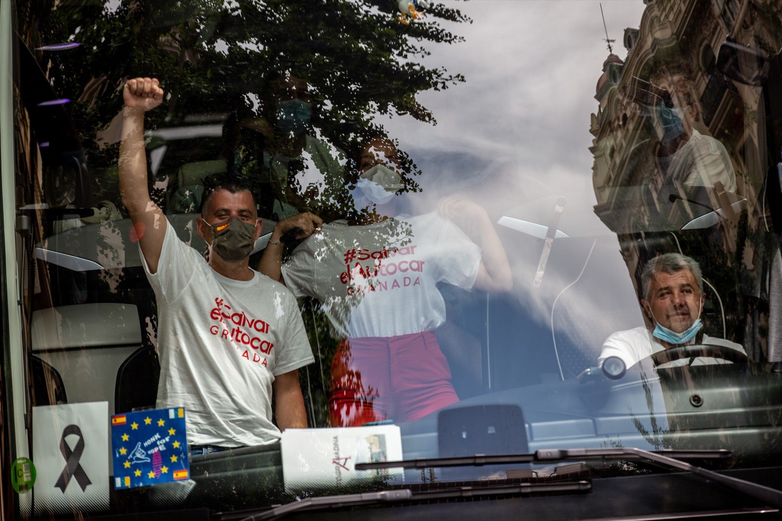 El colectivo de transporte discrecional, de colegios y turístico reclama atención del Gobierno y le exige medidas concretas para resolver su sutuación, paralizada por la crisis de la Covid-19