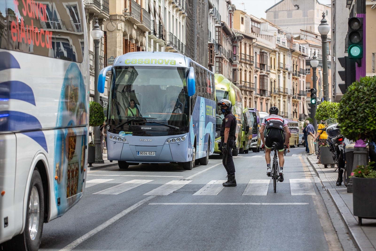 El colectivo de transporte discrecional, de colegios y turístico reclama atención del Gobierno y le exige medidas concretas para resolver su sutuación, paralizada por la crisis de la Covid-19