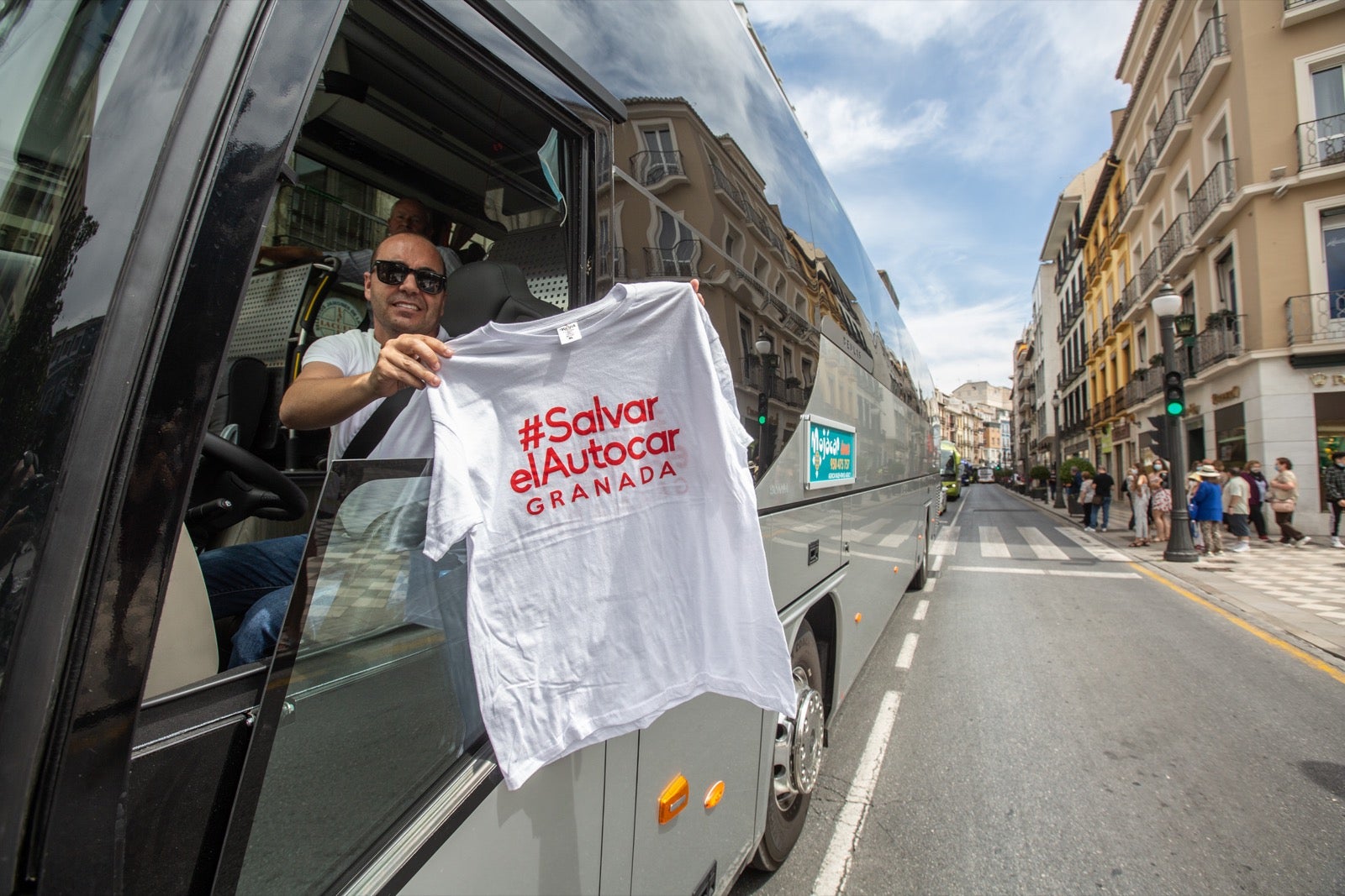 El colectivo de transporte discrecional, de colegios y turístico reclama atención del Gobierno y le exige medidas concretas para resolver su sutuación, paralizada por la crisis de la Covid-19