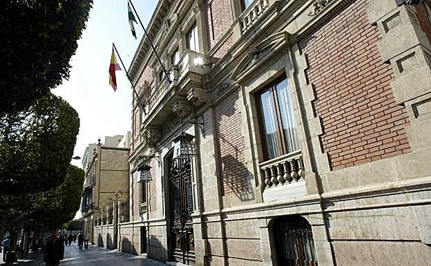 La Junta, a destajo para cubrir la vigilancia de las playas de Almería este lunes