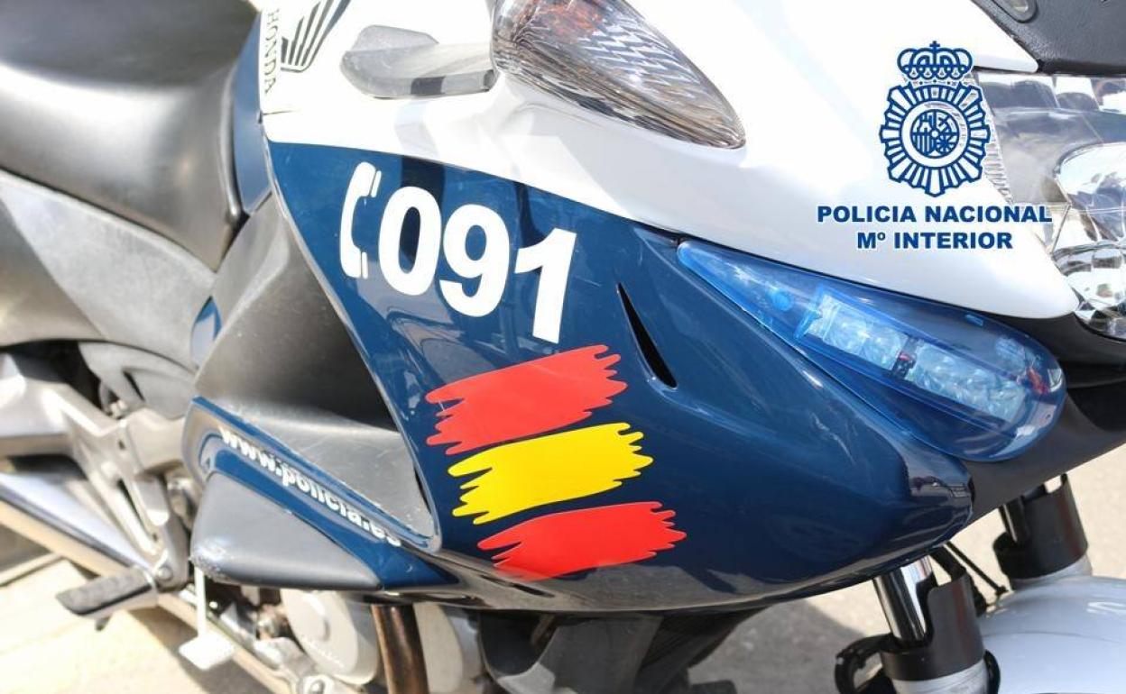 Suceso en Granada | Detenido un varón tras intentar robar en un bar y amenazar al dueño con un cuchillo