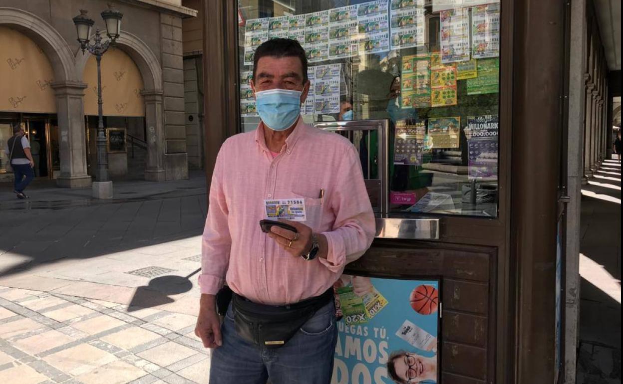 El juez Calatayud respalda a los vendedores de la ONCE en su regreso: «Es el único juego que admito por su gran labor social»