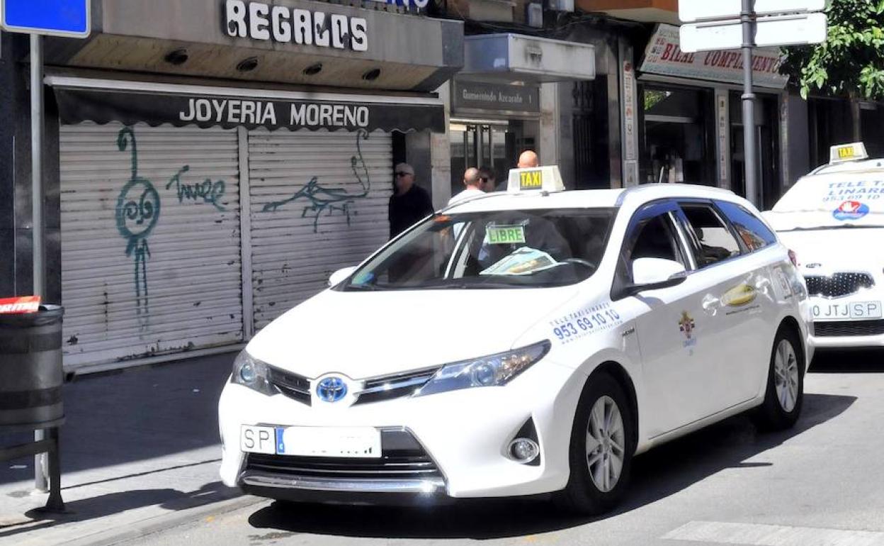 Parada de taxi en Linares. 