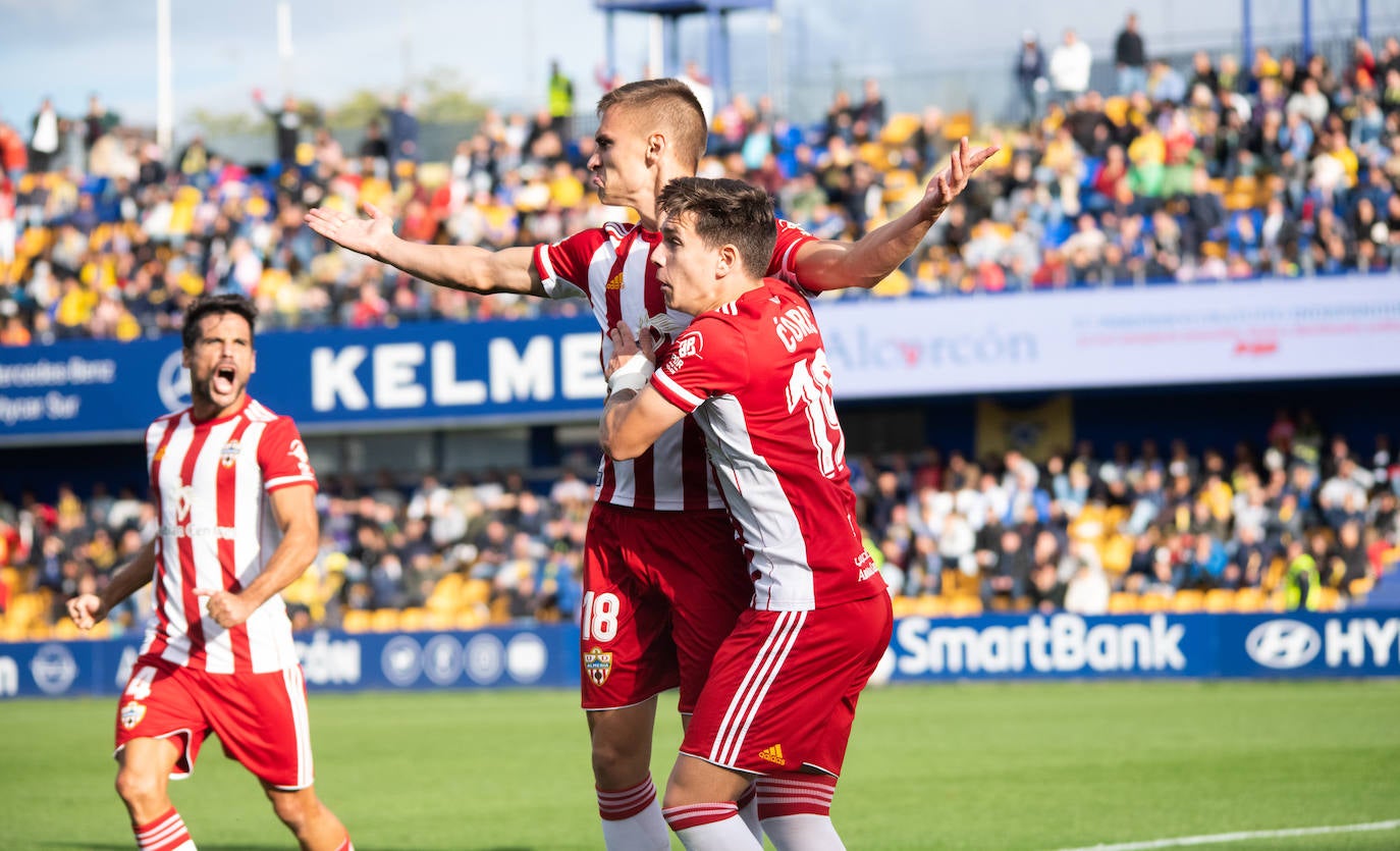 Maras celebra en Alcorcón su primer gol como rojiblanco. 