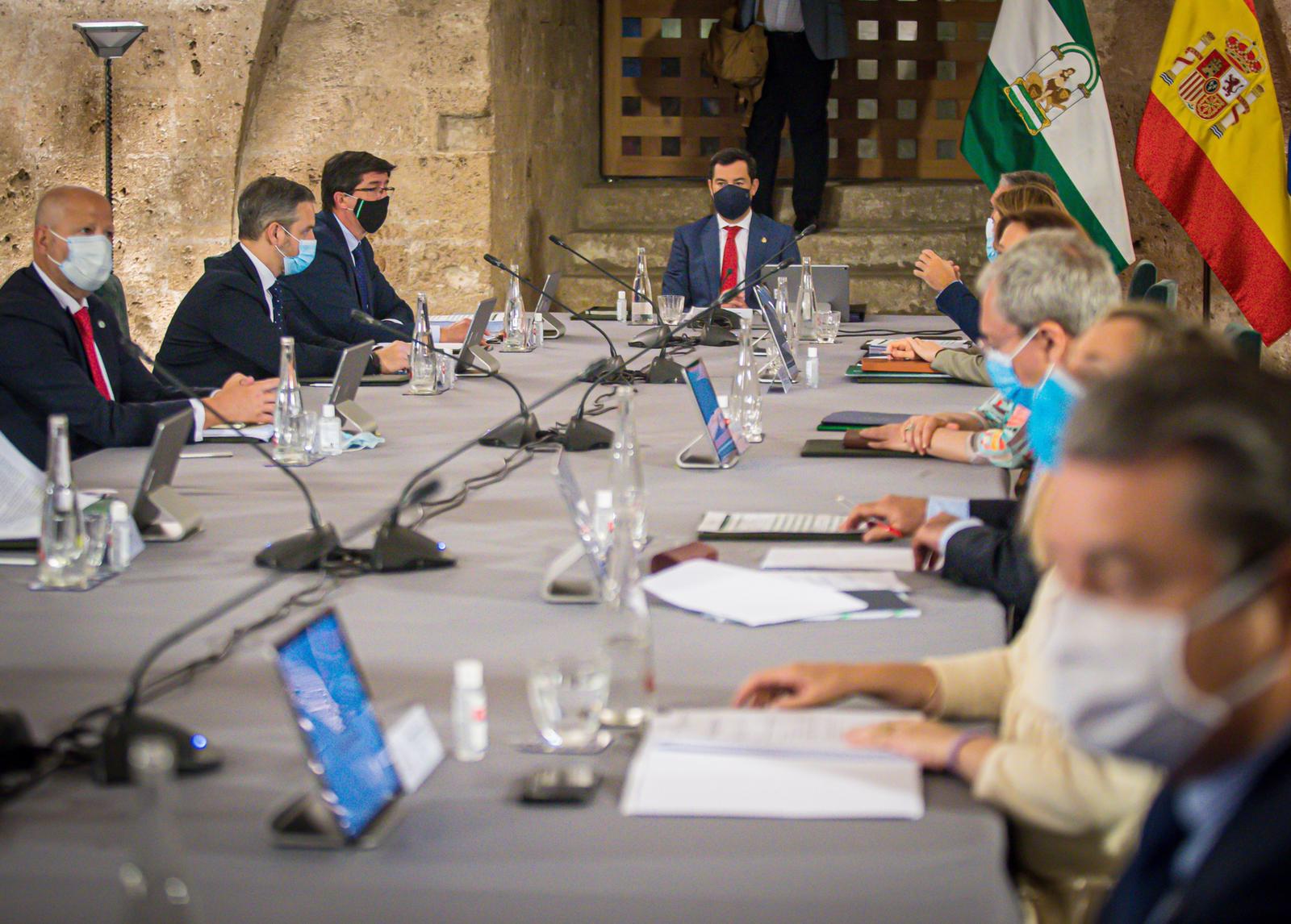 El Ejecutivo andaluz estrena la nueva normalidad en el monumento nazarí
