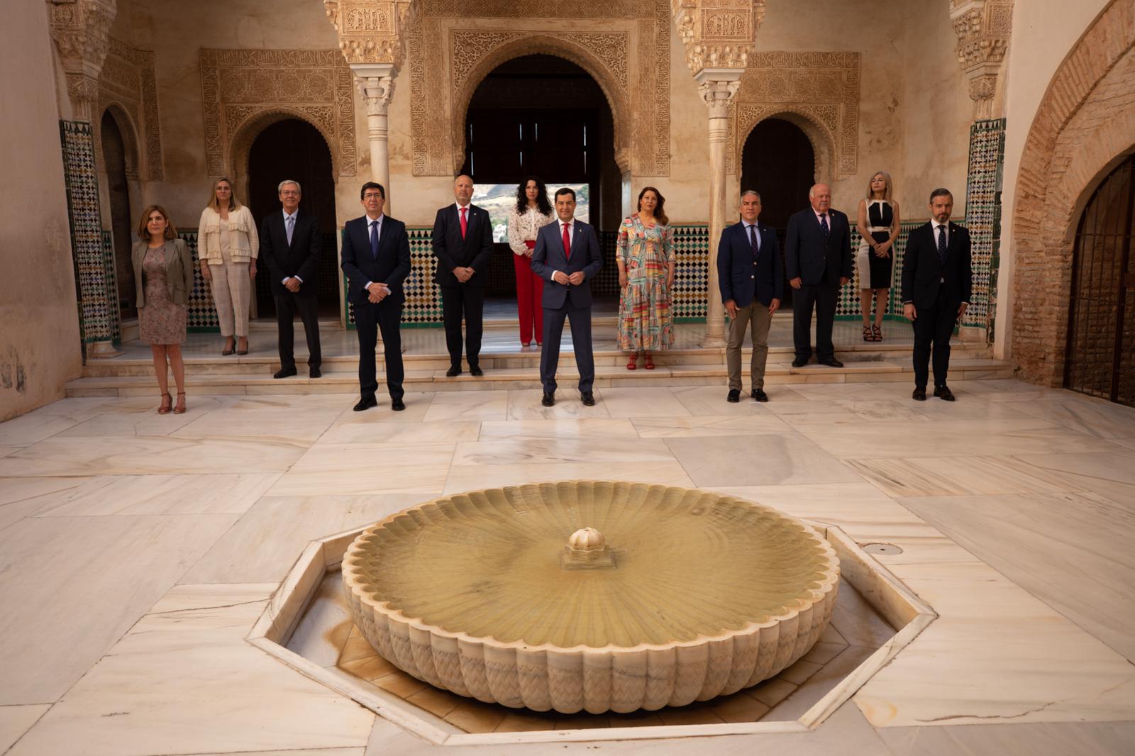 El Ejecutivo andaluz estrena la nueva normalidad en el monumento nazarí