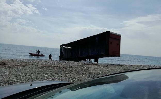 Un remolque abandonado: el rastro almeriense de una banda dedicada al hachís desmantelada