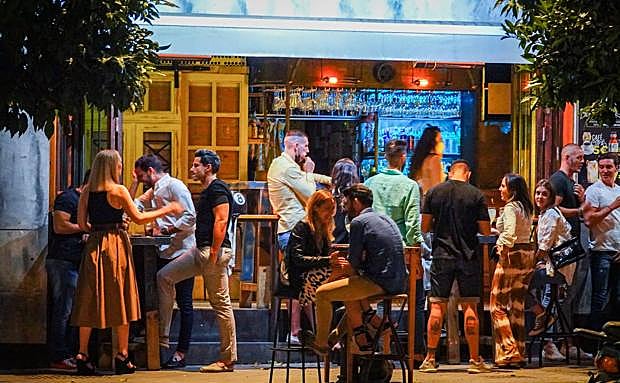 Un positivo en coronavirus que viajó desde Granada provoca un pequeño brote en Murcia