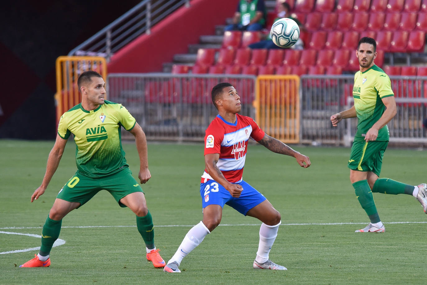 Los de Diego Martínez alcanzarían su primer gran objetivo a falta de seis jornadas