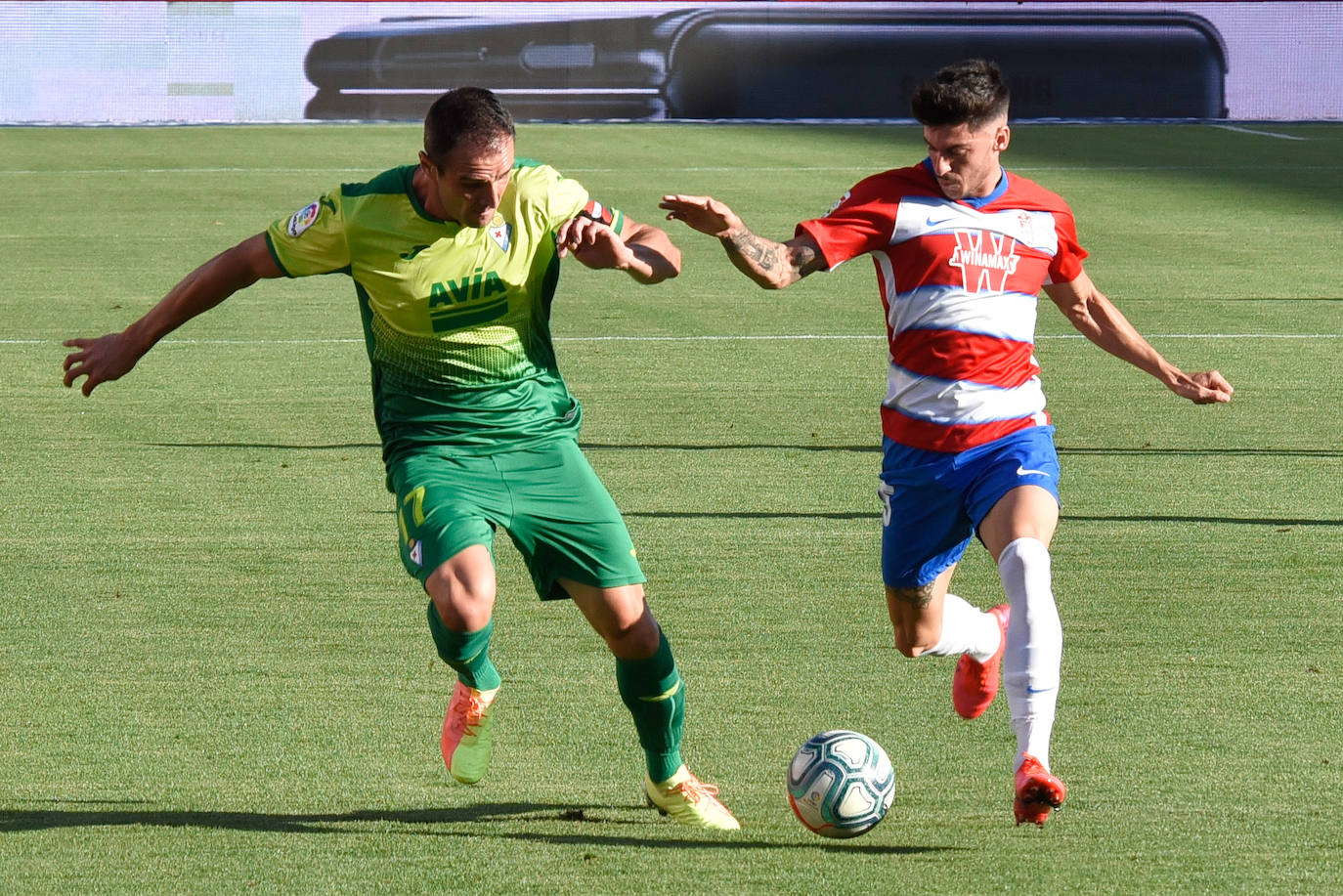 Los de Diego Martínez alcanzarían su primer gran objetivo a falta de seis jornadas