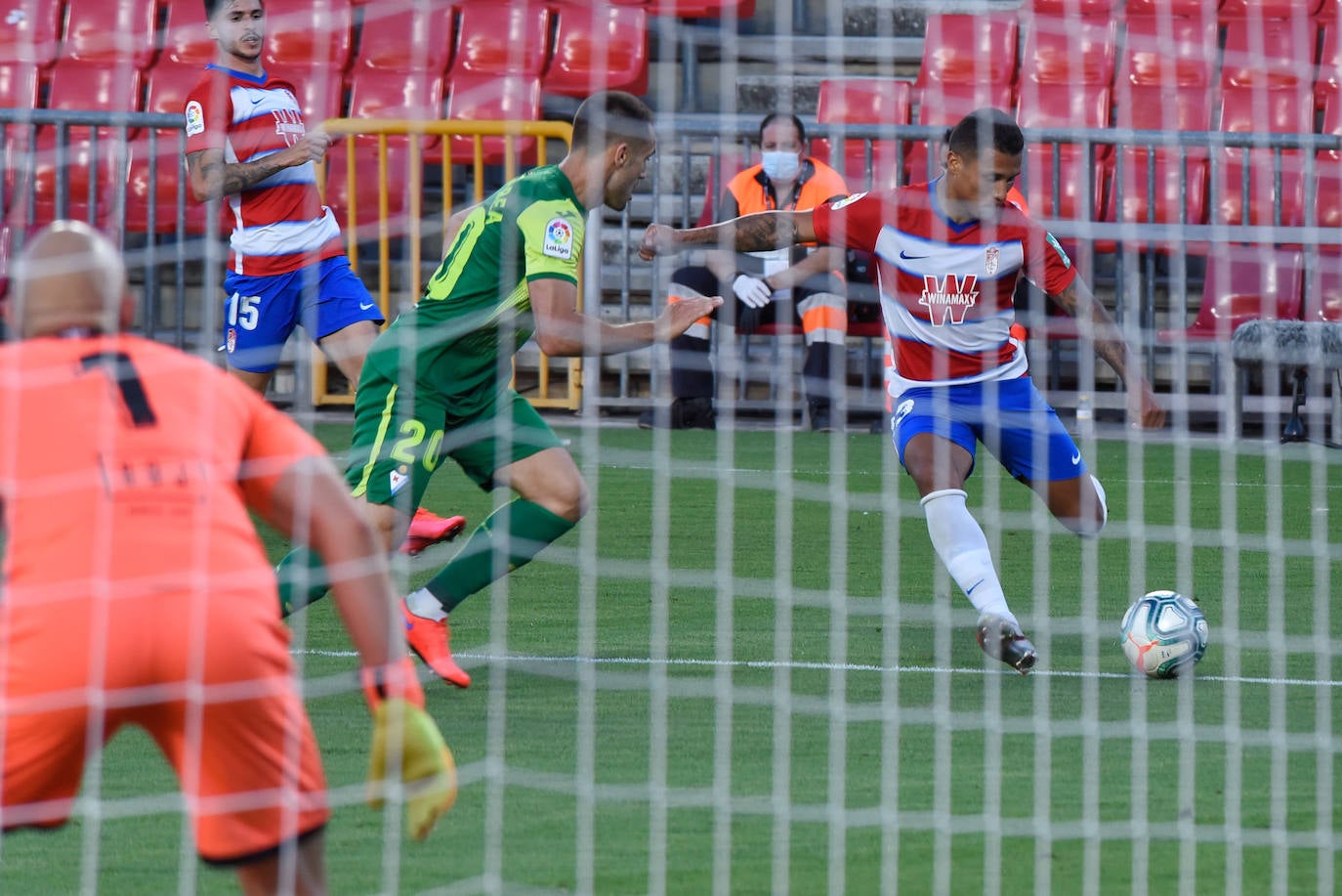 Los de Diego Martínez alcanzarían su primer gran objetivo a falta de seis jornadas