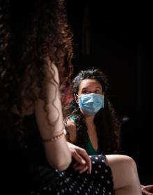 Imagen secundaria 2 - Miembros de la plataforma Gradae en la sala Apeadero.