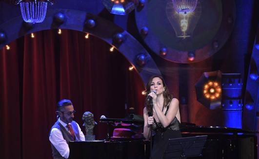 Alejandro Pelayo (piano) y Leonor Watling (voz) son Marlango, que inauguran 'Conciertos en la cuarta fase'. 