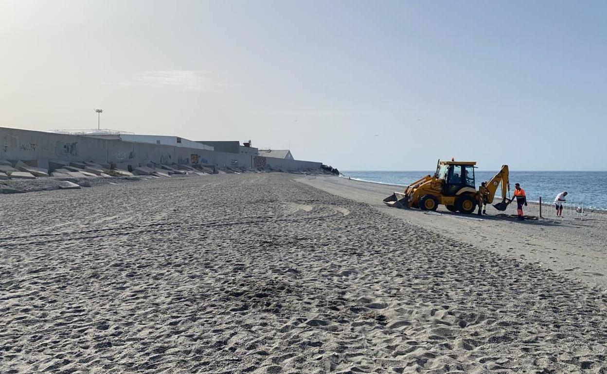 Motril reabre 'Playa Can' a las mascotas y recuerda las normas de acceso y uso