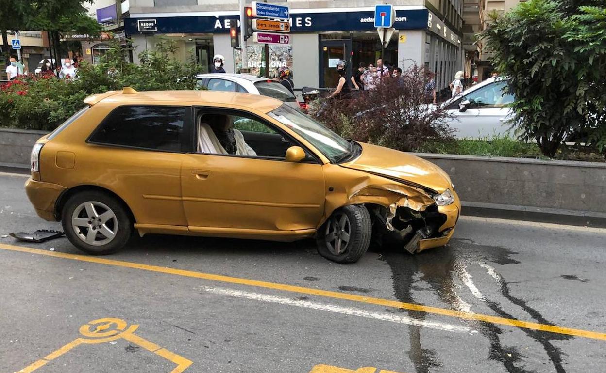 Estado de uno de los vehículos tras el accidente. 
