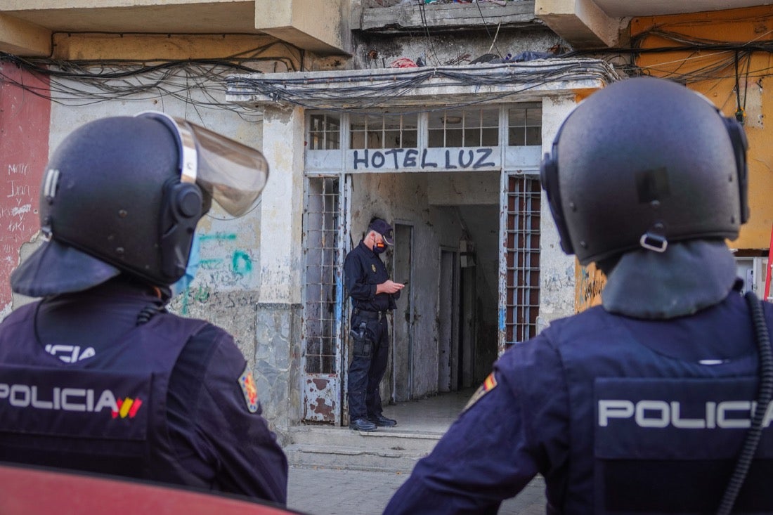 Policía Nacional ha registrado 36 viviendas y ha encontrado centenares de plantas de marihuana