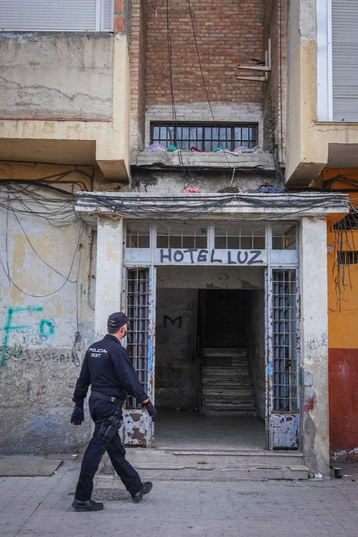 Policía Nacional ha registrado 36 viviendas y ha encontrado centenares de plantas de marihuana