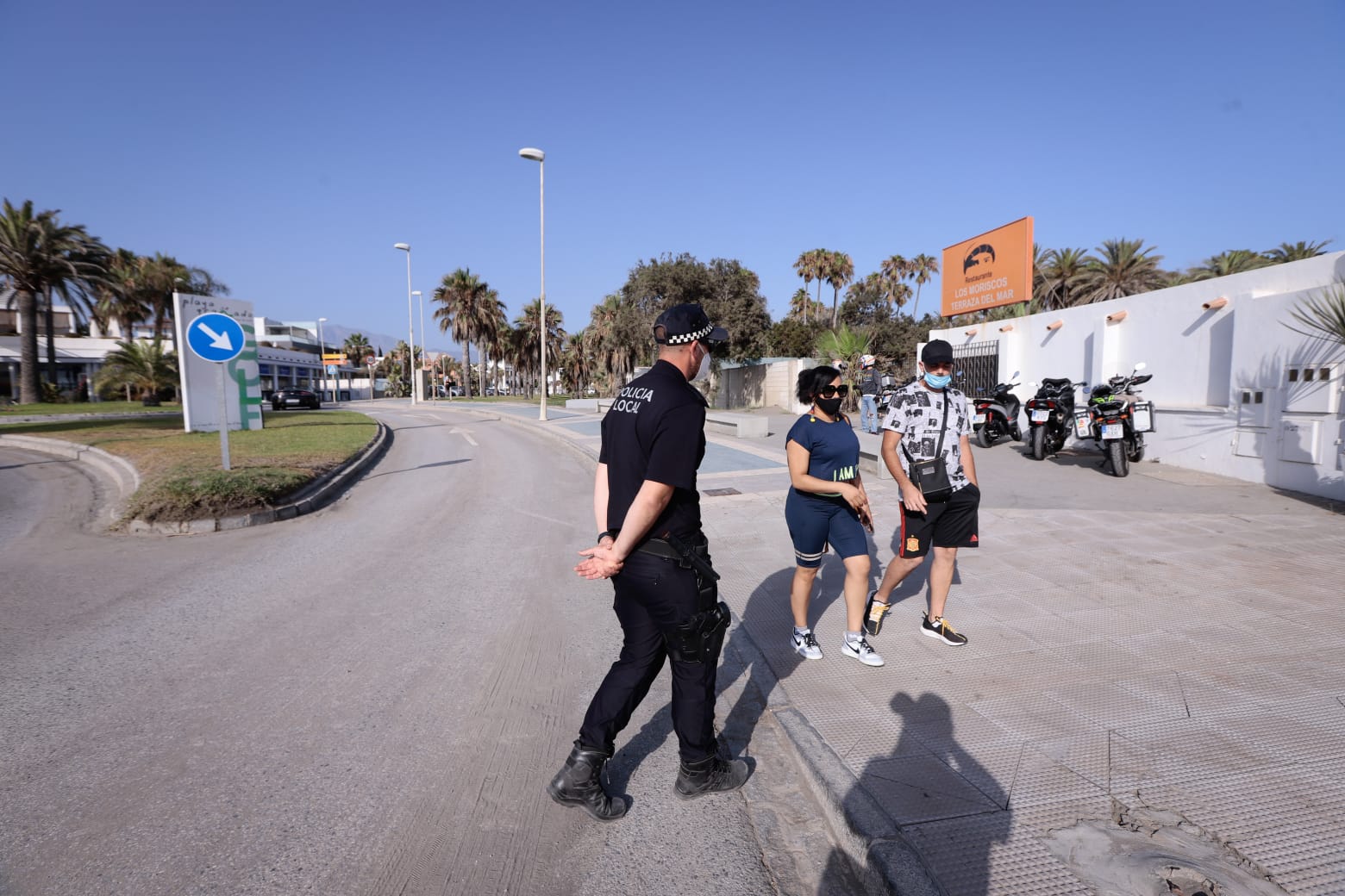 El exceso de aforo ha obligado a cerrar esta tradicional playa motrilena 