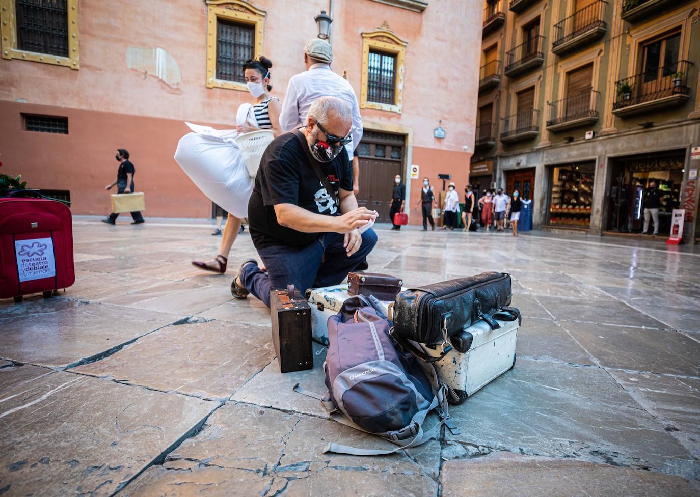 Fotos: El mundo de la escena se manifiesta por las calles de Granada para advertir de la grave crisis del sector