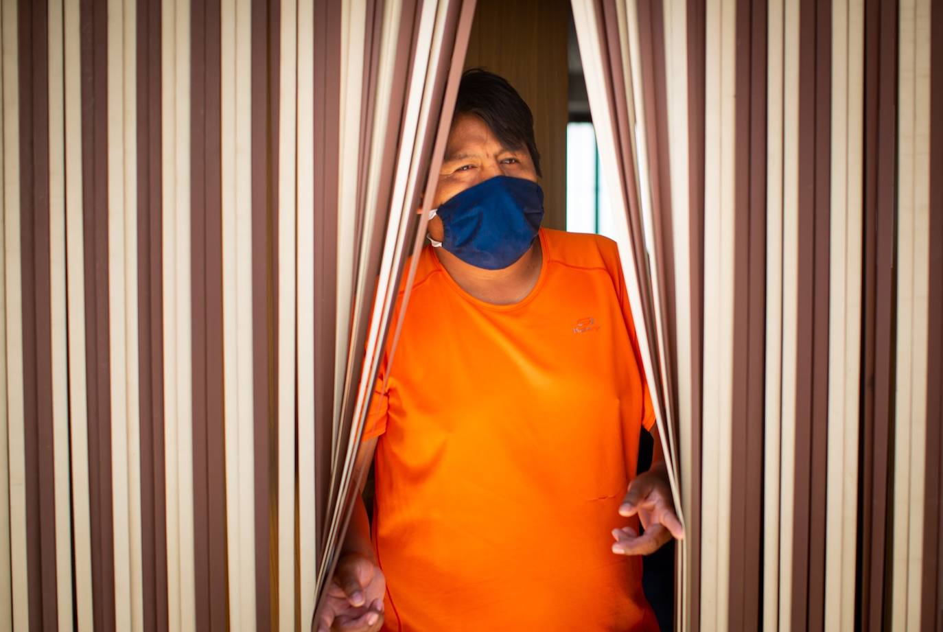 Fotos: Un brote con 15 temporeros confinados inquiera a Játar