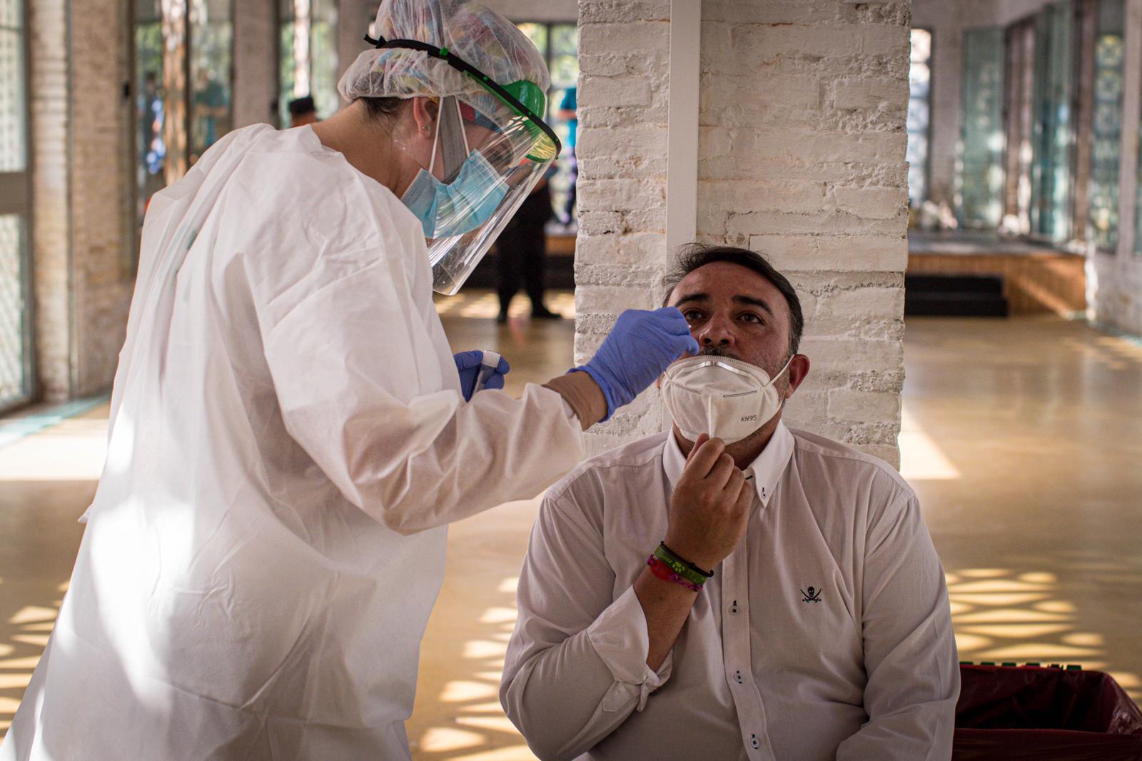 A las siete de la tarde han comenzado la recogida de muestras, que también se llevará a cabo mañana por la mañana