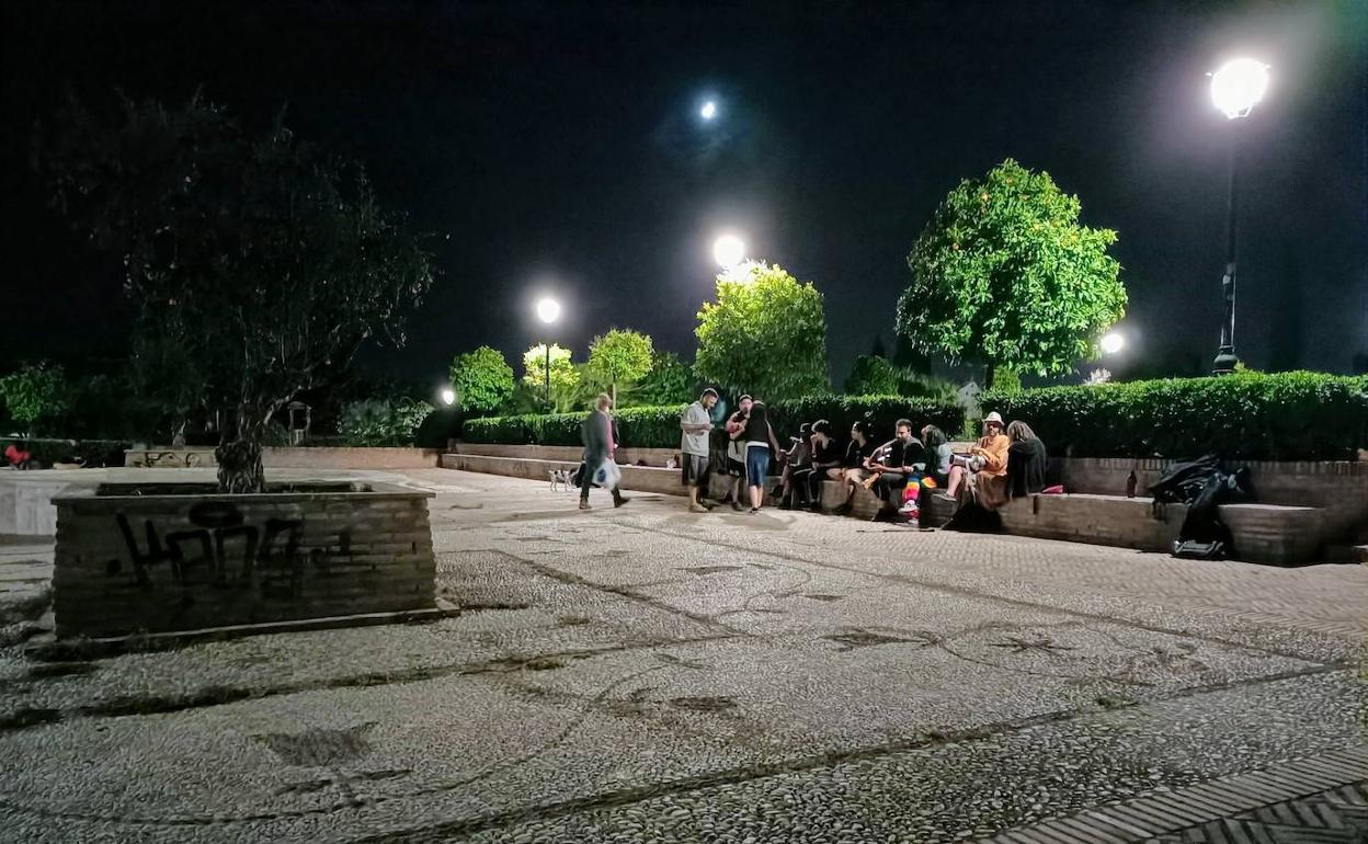 Botellón en el Huerto del Carlos hace unas semanas.