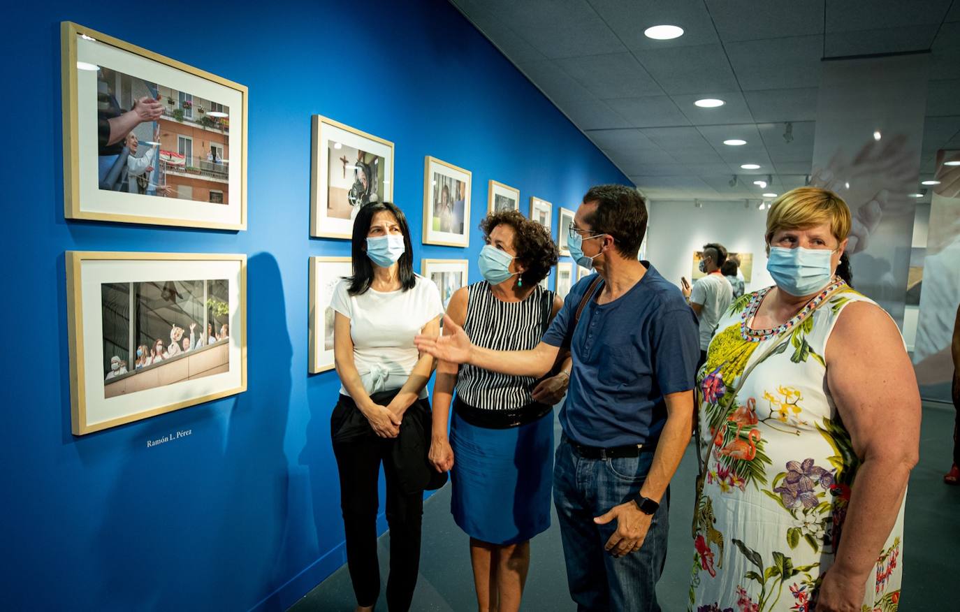 Fotos: La Universidad reconoce la labor de los sanitarios durante la pandemia con una exposición