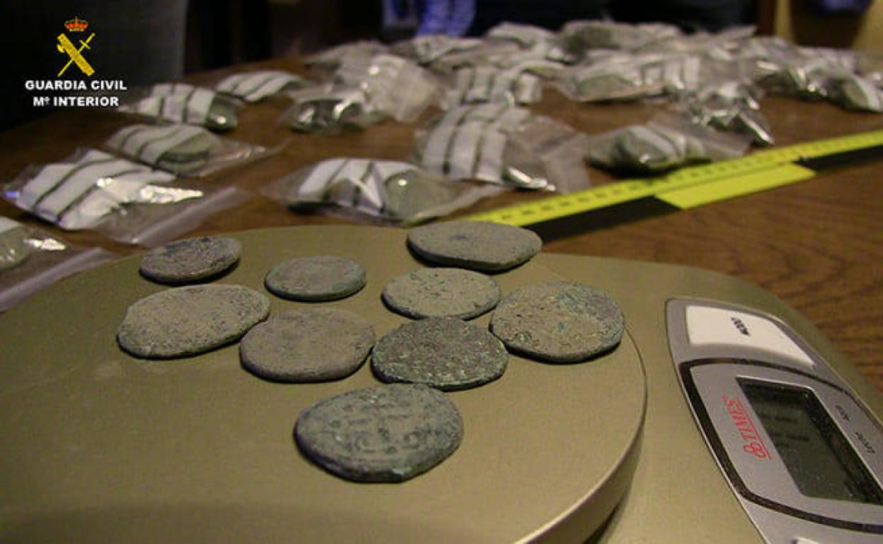 Vuelve la estafa de las monedas falsas que pueden llegar a tu bolsillo