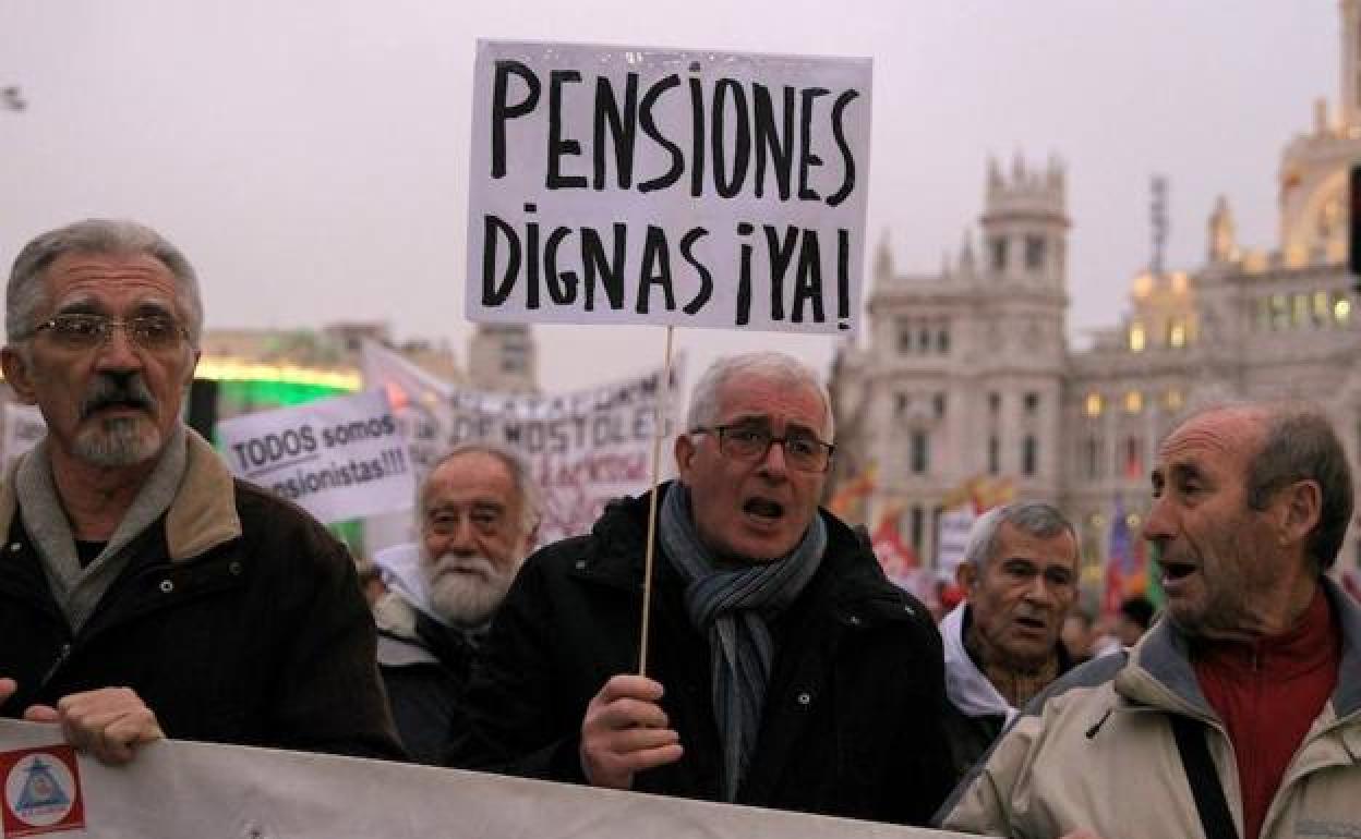 Pensiones: ¿Es compatible la jubilación anticipada con el subsidio para mayores de 52 años?