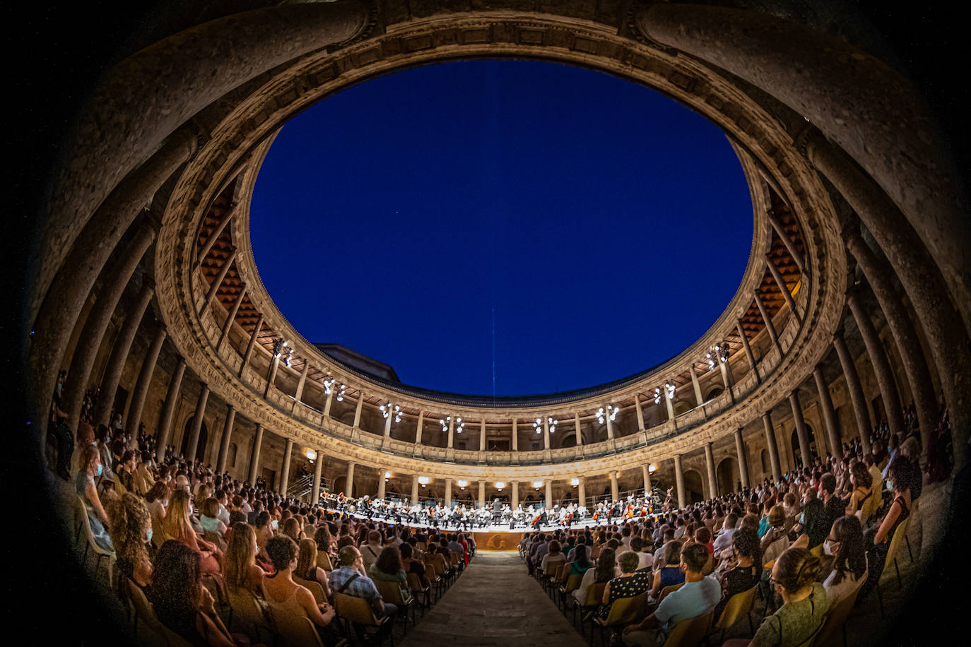 El Palacio de Carlos V presentó un lleno en el estreno de los conciertos con público del Festival.