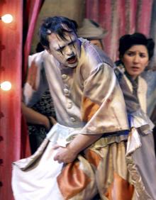 Imagen secundaria 2 - Momentos únicos de óperas captados por la cámara de Javier del Real en el Teatro Real.