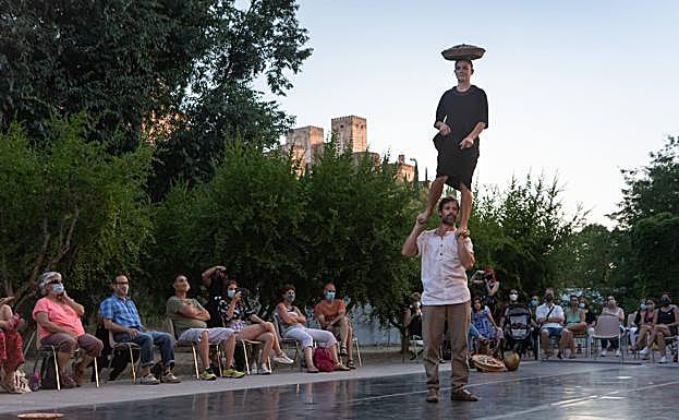 Imagen principal - Magia en el Palacio de los Córdova en el marco del FEX.