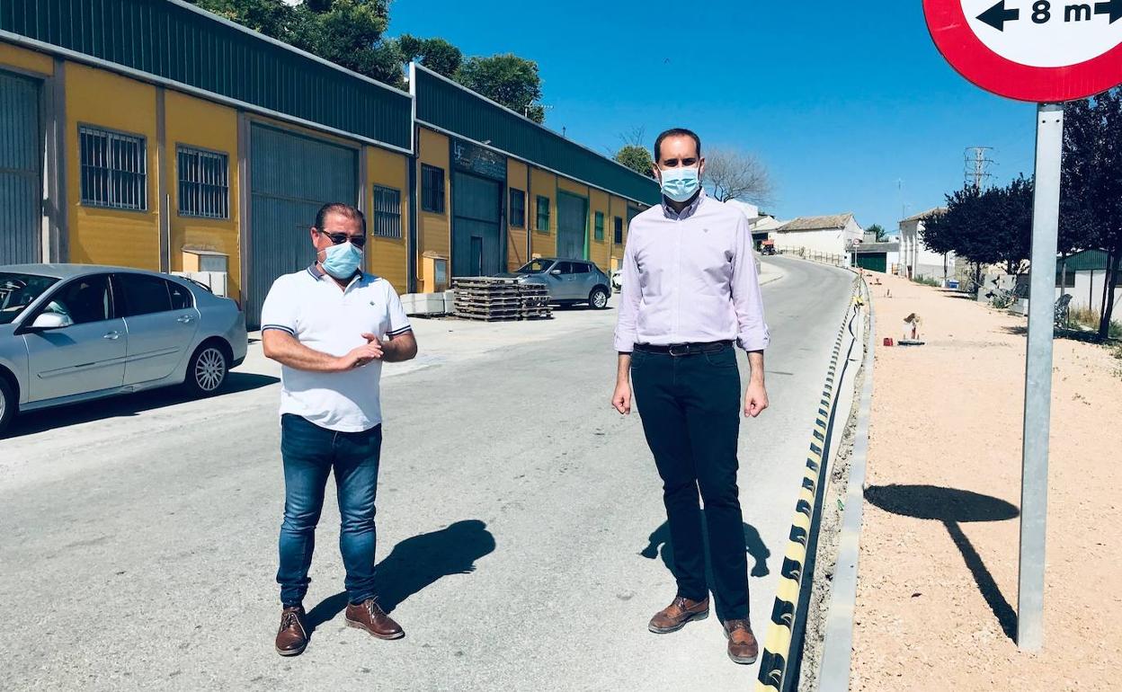 José Castro y Juan Latorre, en la zona de las obras. 