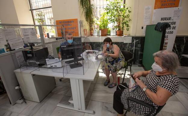 ¿Es necesario llevar la mascarilla en el puesto de trabajo?