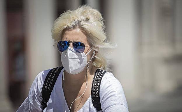 Intervienen más de 100.000 mascarillas que incumplían la normativa en Andalucía